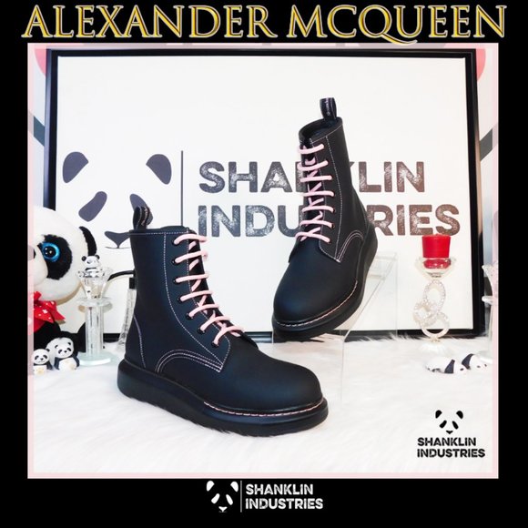 🤍🐼ALEXANDER MCQUEEN🐼🤍 Women's NIB Oversized Lace Up Boots SZ 40 US 10 - Picture 1 of 13